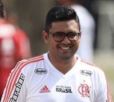 Igor Oliveira capa.jpg