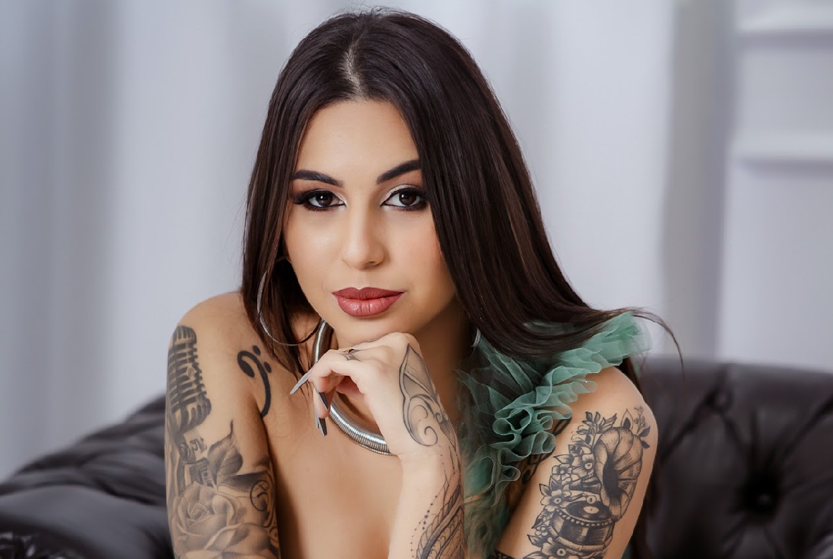 Ani Belle.jpg