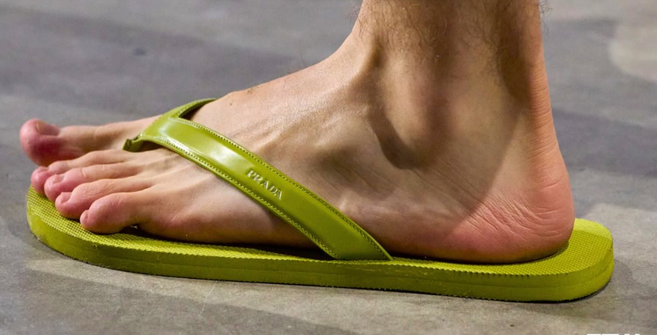 Moda chinelo de dedo.jpg