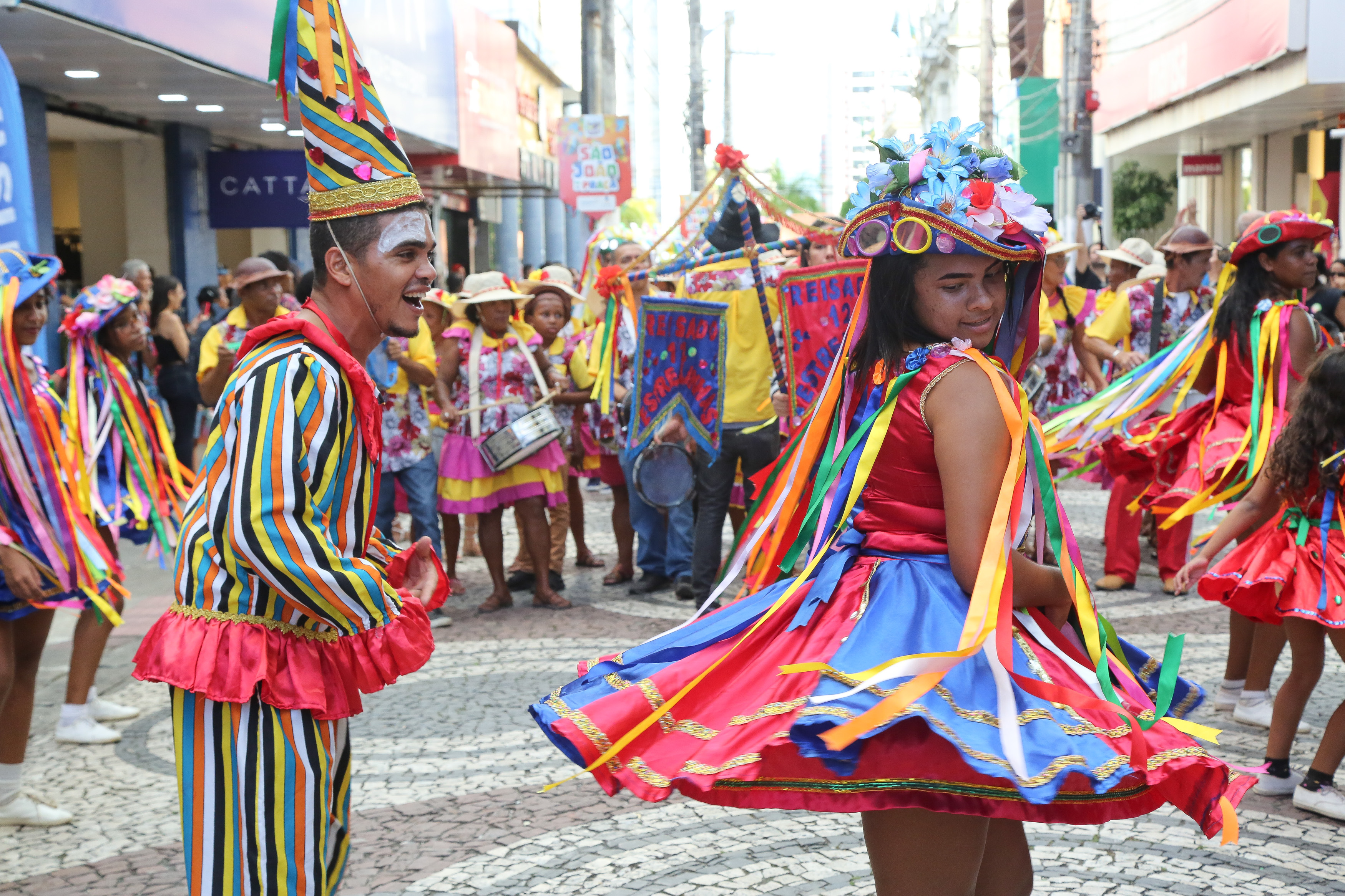 Cortejo folclórico grupo Reisado.jpg