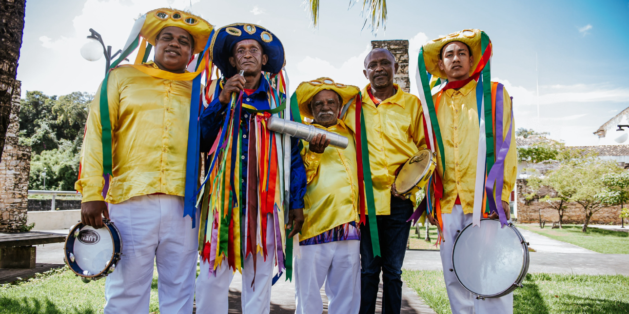 grupo folclórico.jpg