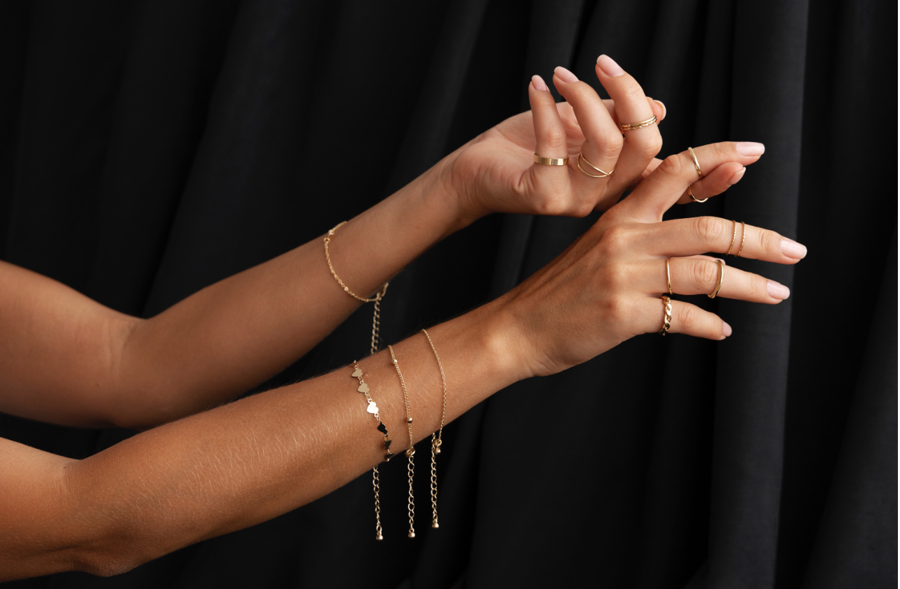 Joia, semijoia, bijuteria.jpg