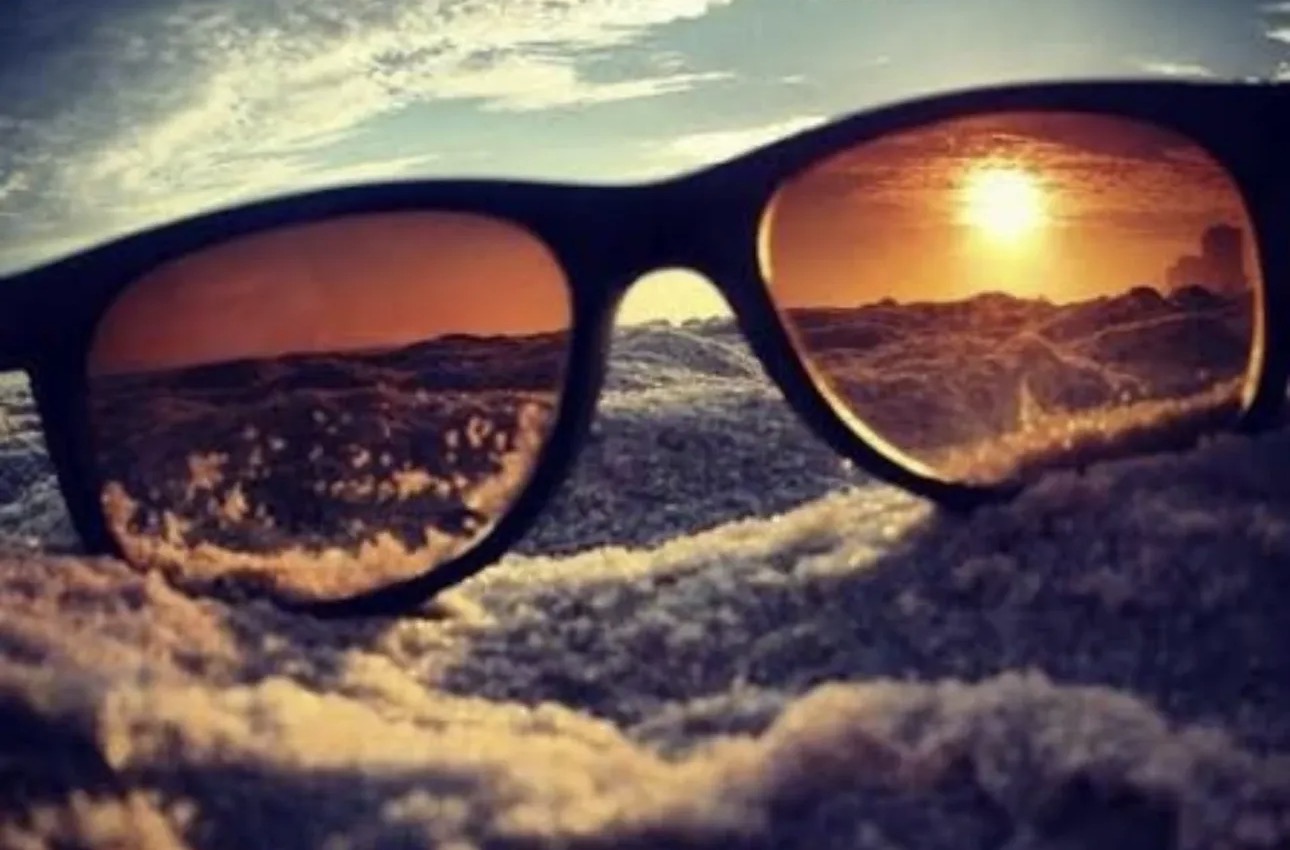 Olhos oculos verao.jpg