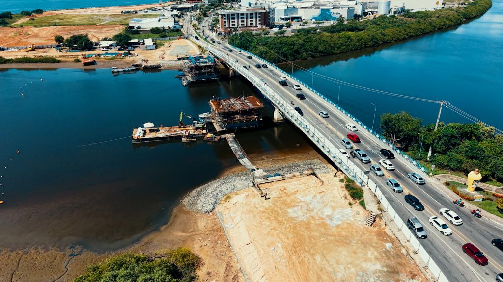 Ponte RioMar obra.jpg