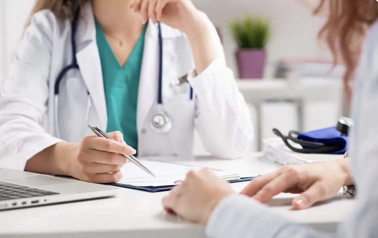 Consulta médica médico.jpg